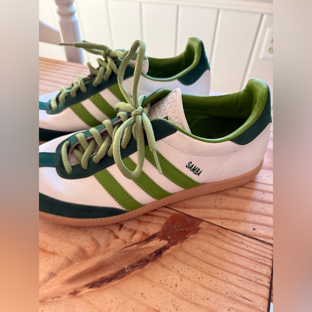 NEW Adidas Samba Green and White Sneakers, Unisex - Picture 3 of 12